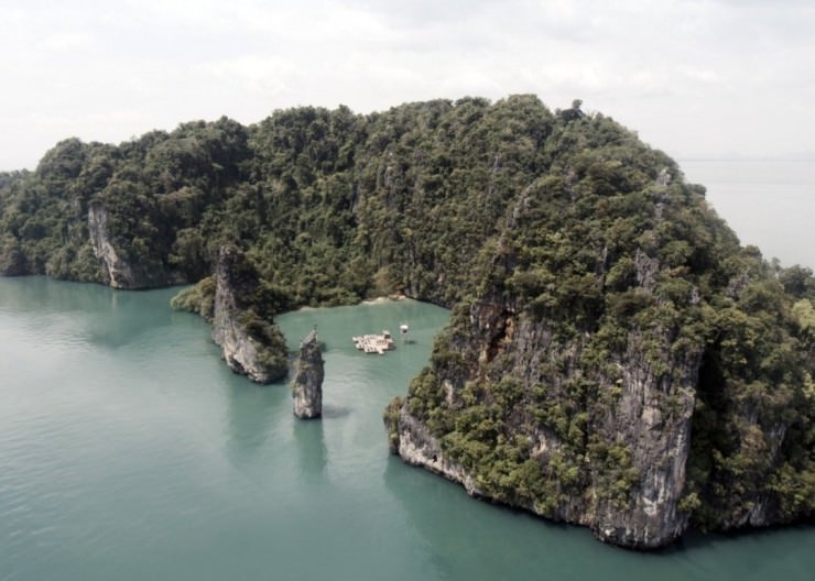 Floating Movie Theater in Thailand