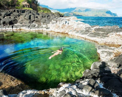 Amazing Swim in a Natural Pool of Queen’s Bath, Hawaii