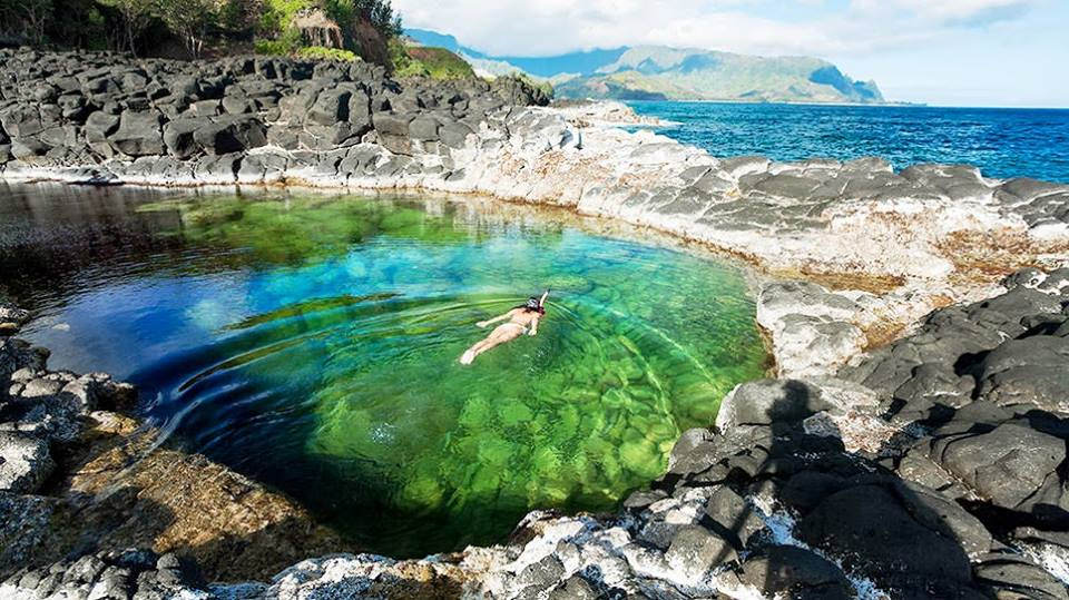 Amazing Swim in a Natural Pool of Queen’s Bath, Hawaii