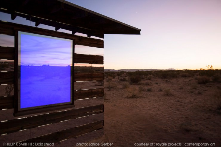 Lucid Stead – a Stunning Mirror House in the Desert, California, USA