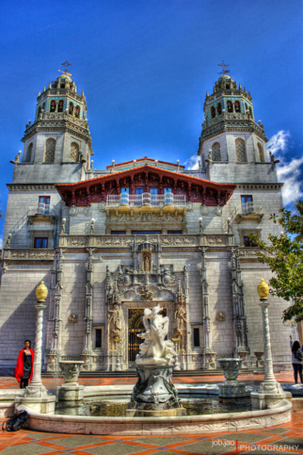 Visit the Stunningly Luxurious Hearst Castle in California, USA