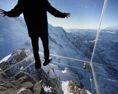 Step Into the Void – a Breathtaking Glass Skywalk in the Alps, France