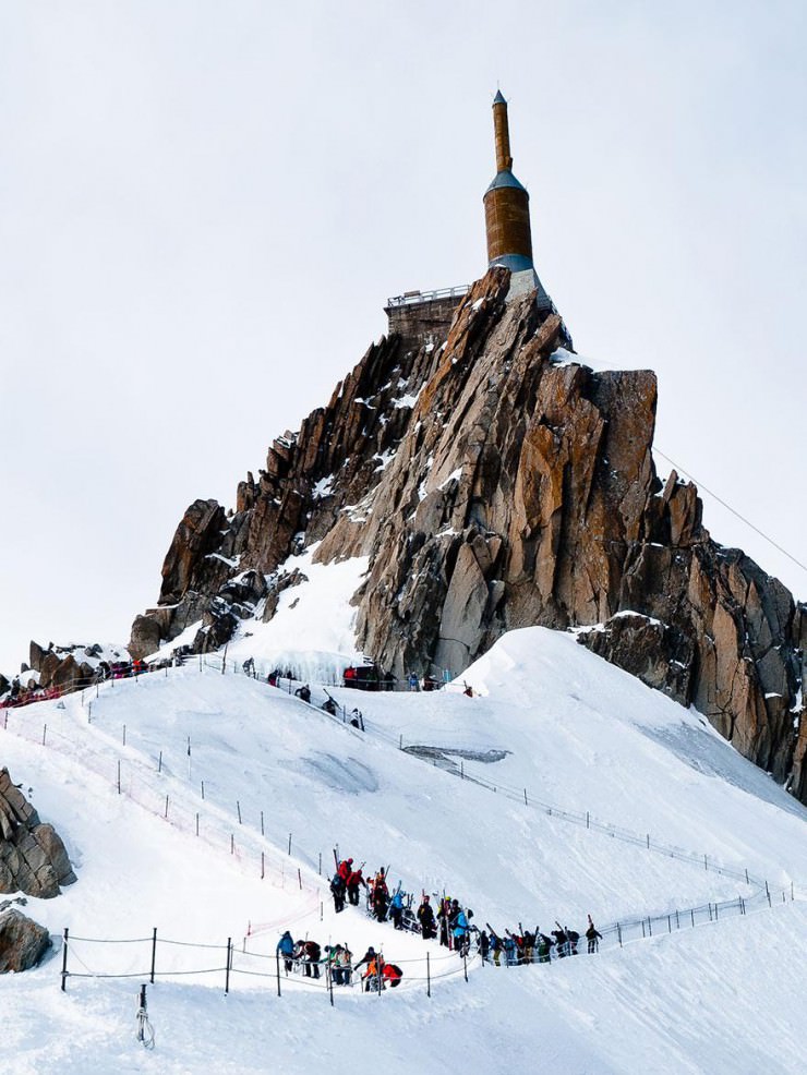 Step Into the Void – a Breathtaking Glass Skywalk in the Alps, France