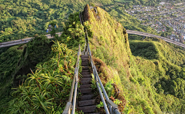 The Stairway to Heaven – a Forbidden Attraction in Hawaii