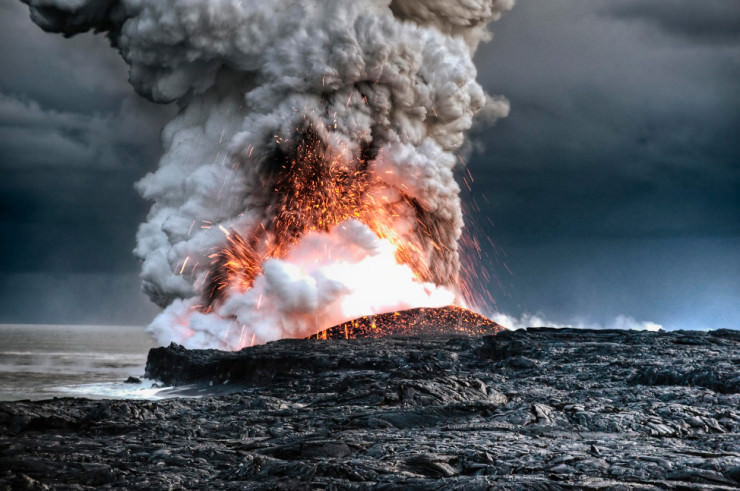 Top Things to See and Do in Hawaii-Volcano-Photo by Alain Barbezat