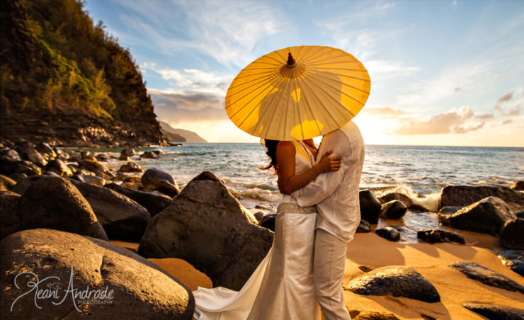 Top Things to See and Do in Hawaii-Wedding-Photo by Keani Andrade