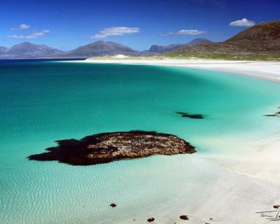 Luskentyre – White Sandy Beach and Emerald Water in Scotland