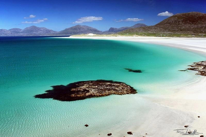 Luskentyre – White Sandy Beach and Emerald Water in Scotland