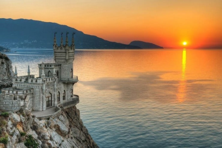 Top Castles-Swallow's Nest