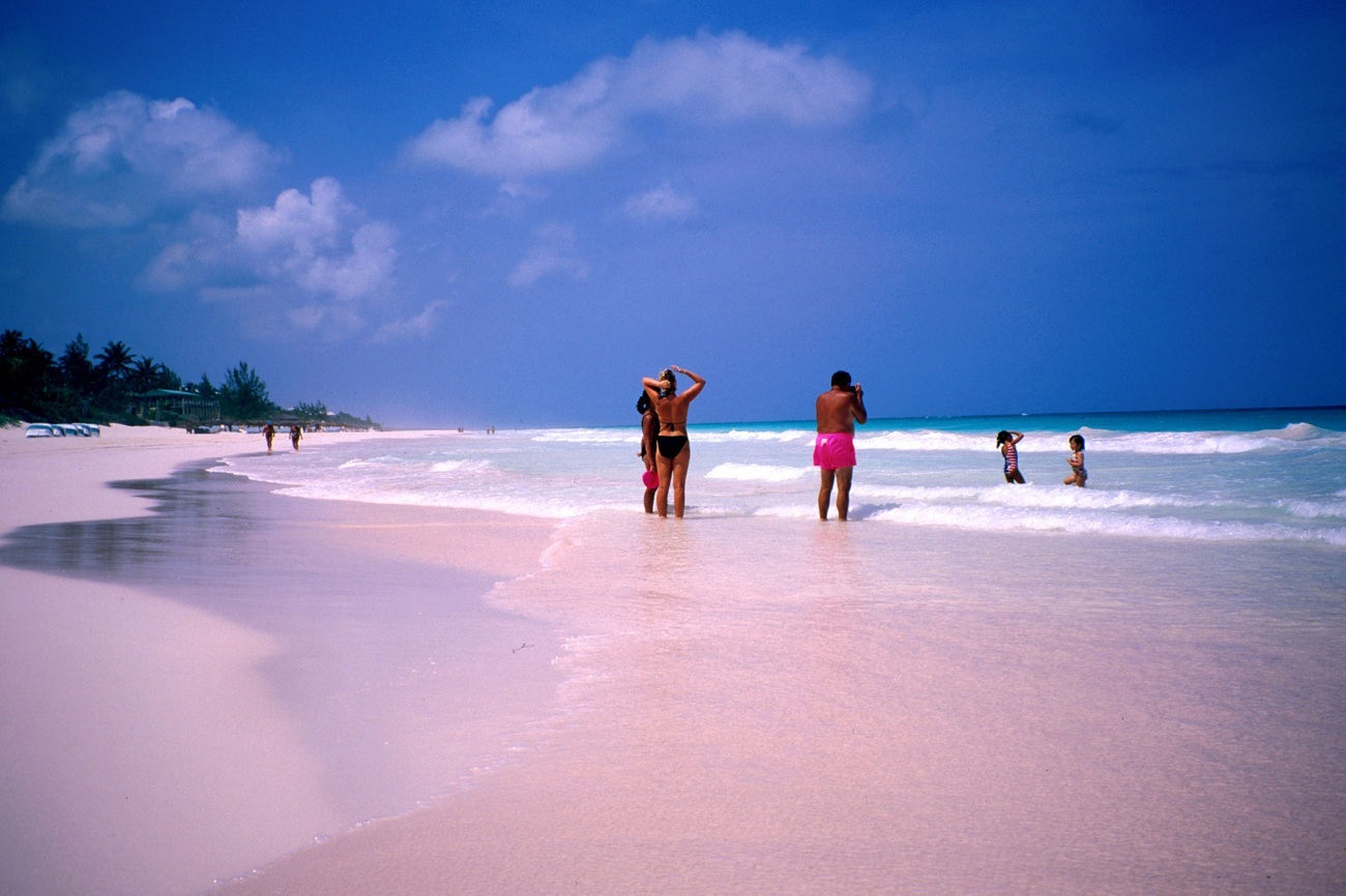 Blizkey пляж. Остров Харбор Багамские острова. Пляж Пинк-Сэнд-Бич, Харбор, Багамские острова. Pink Sands Beach Багамские острова. Пляж Пинк Сэндс Бич Багамские острова.