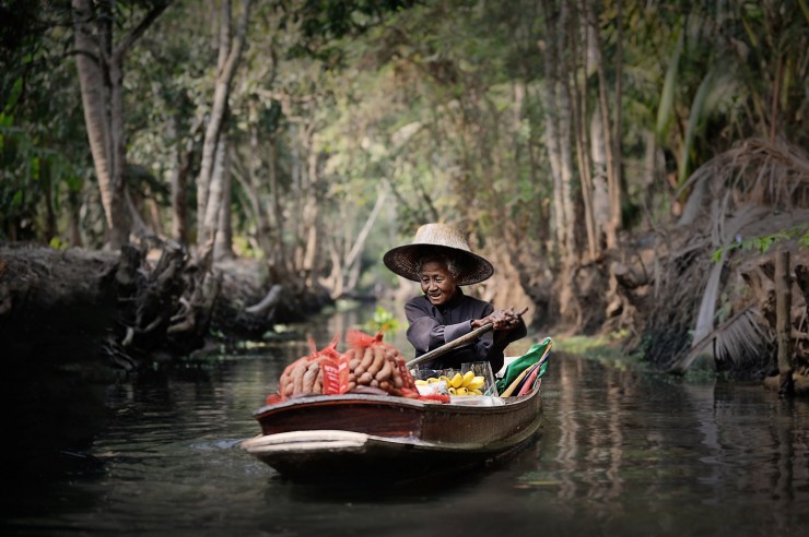 Floating Market by Vichaya Pop