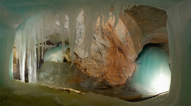 Eisriesenwelt بزرگترین غار یخی در جهان