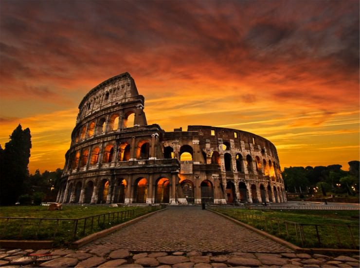 colosseum-Photo by Photo by Roland B