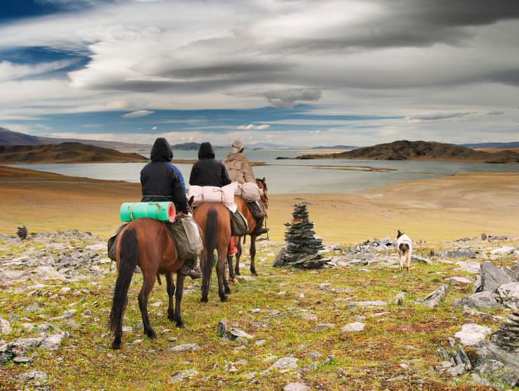 اسب سواری در بیابان مغولستان