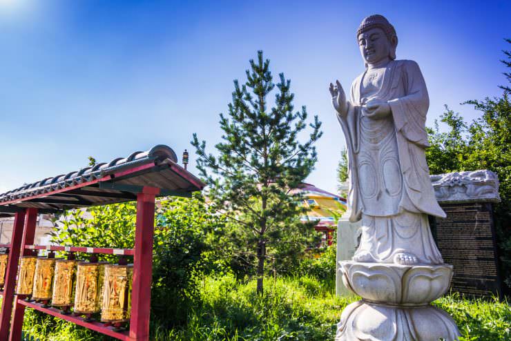 Statue in a Buddhist temple in Ulaanbaatar, Mongolia © Shutterstock, Inc.