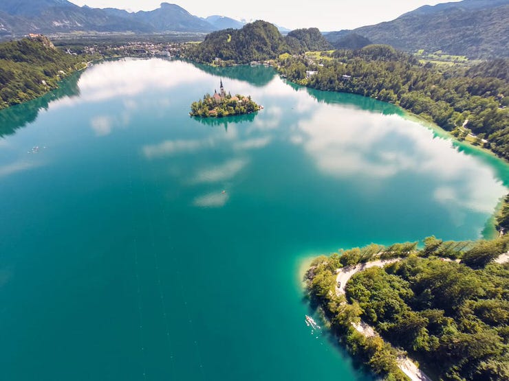 دید هوایی از دریاچه بلد، اسلوونی