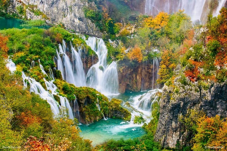 Vue détaillée des cascades du parc national de Plitvice, Croatie