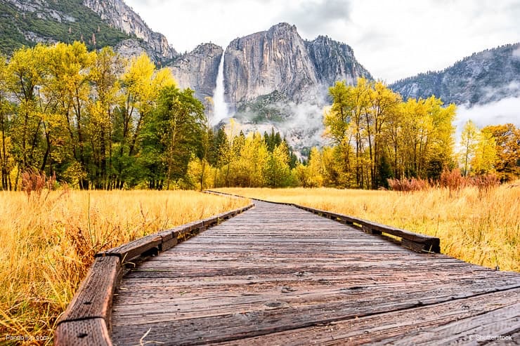 Yosemite National Park Valley with Yosemite Falls at cloudy autumn morning