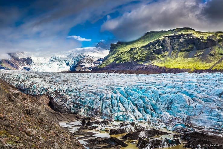 Stunning Vatnajokull glacier and mountains in Iceland