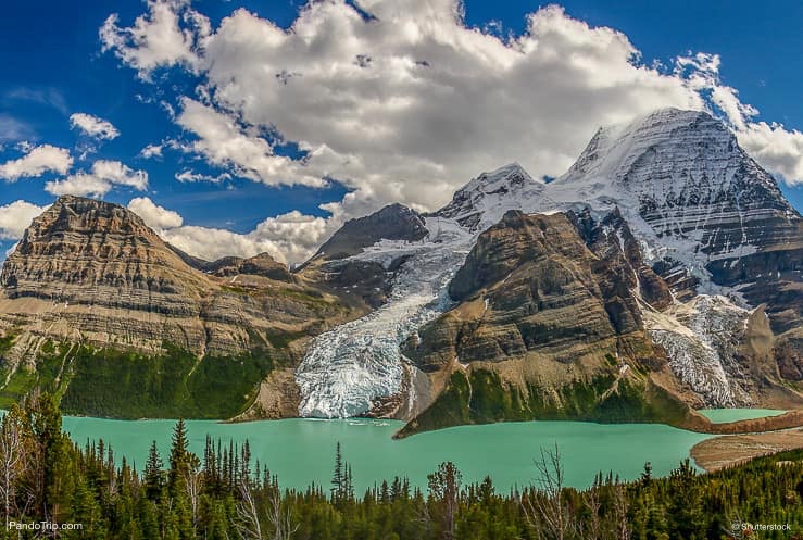 Berg Lake in Mt. Robson provincial park, Canada