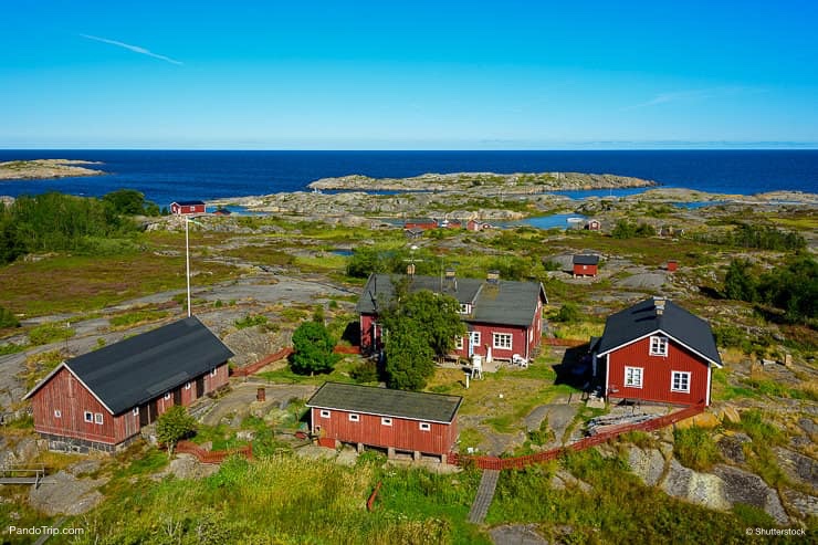 Red Houses in Stockholm Archipelago_