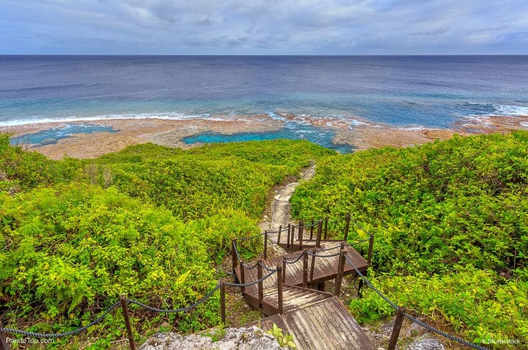 Track to Hikutavake reef, Niue Island