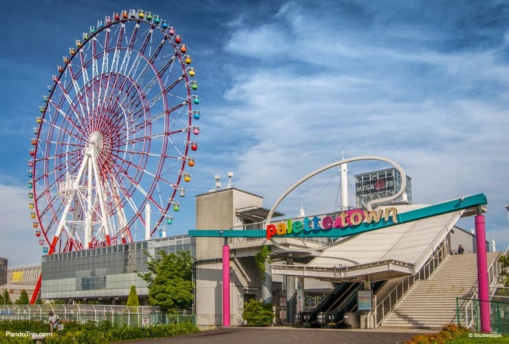 Palette Town Ferris Wheel in Odaiba, Tokyo, Japan