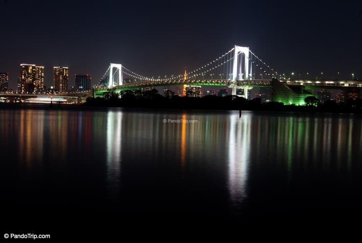 Rainbow Bridge in Odaiba, Tokyo at night