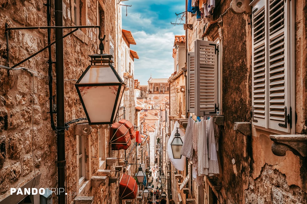 Top 10 Most Enticing Alleys