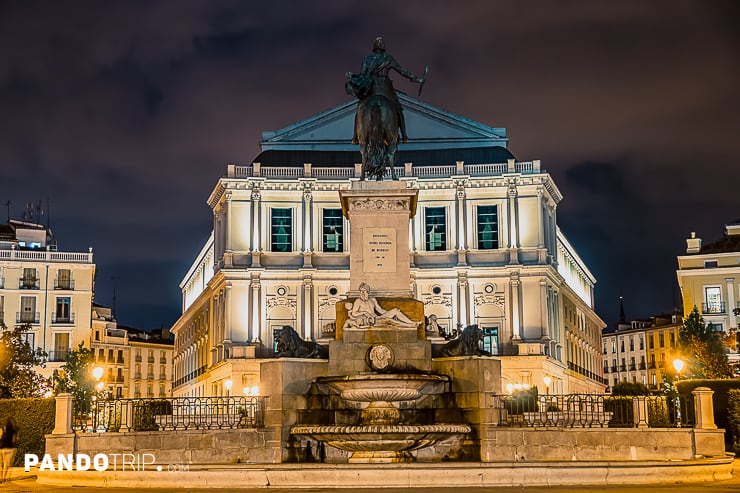 Teatro Real at night