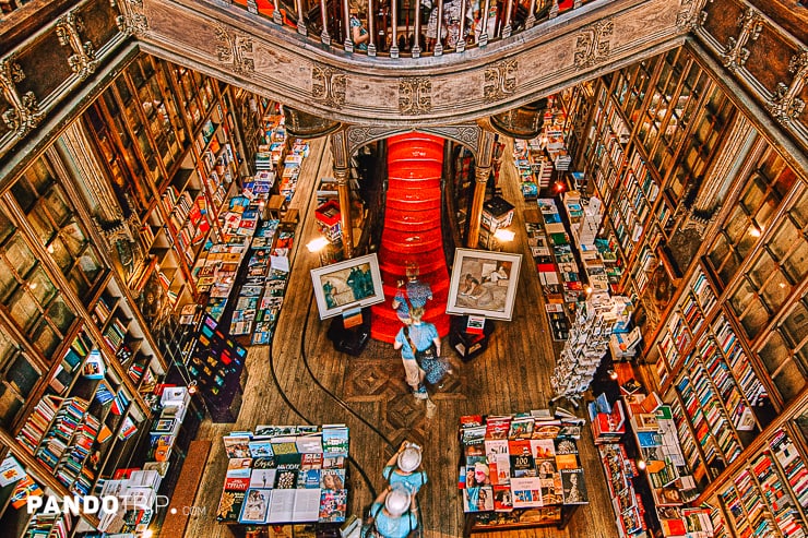 Inside Livraria Lello bookstore