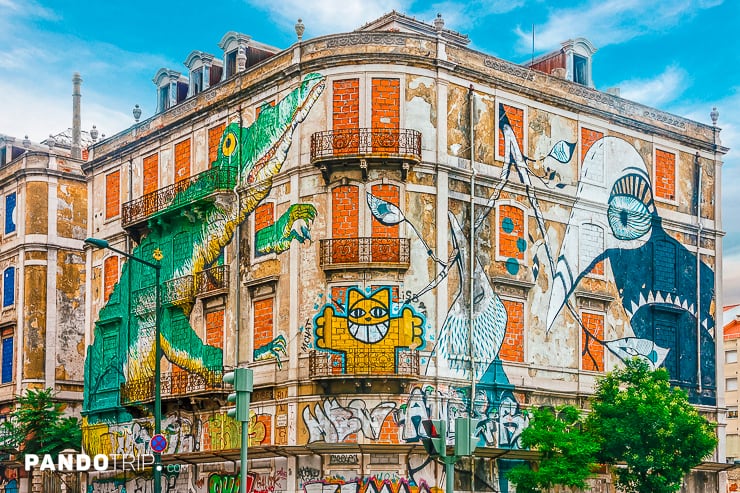 Artwork along Fontes Pereira de Melo in Lisbon
