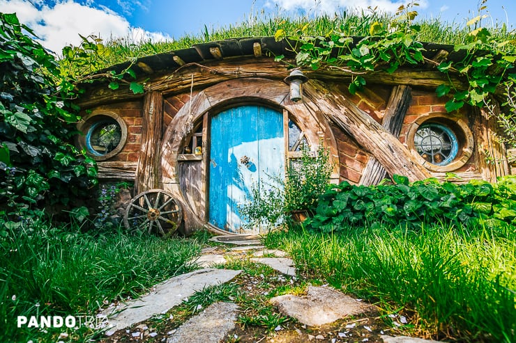 24 Gandalf’s Cutting Hobbit Hole