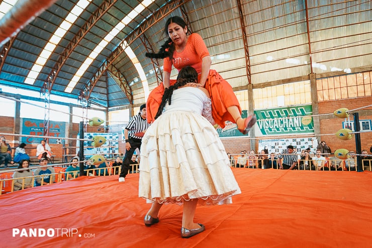 Cholita wrestling in La Paz