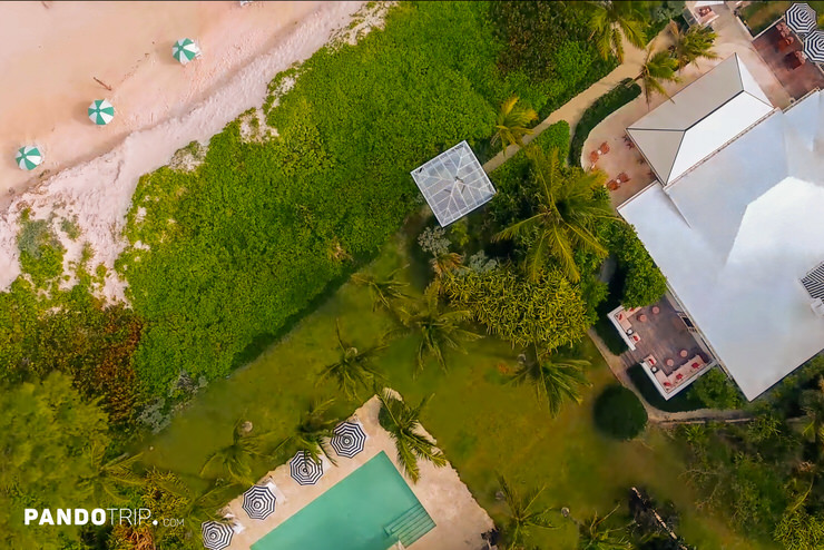 Where to stay near the pink beach