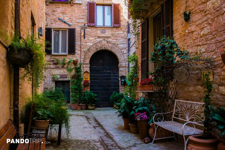 Vicolo dei Baci or the Alley of Kisses in Spello